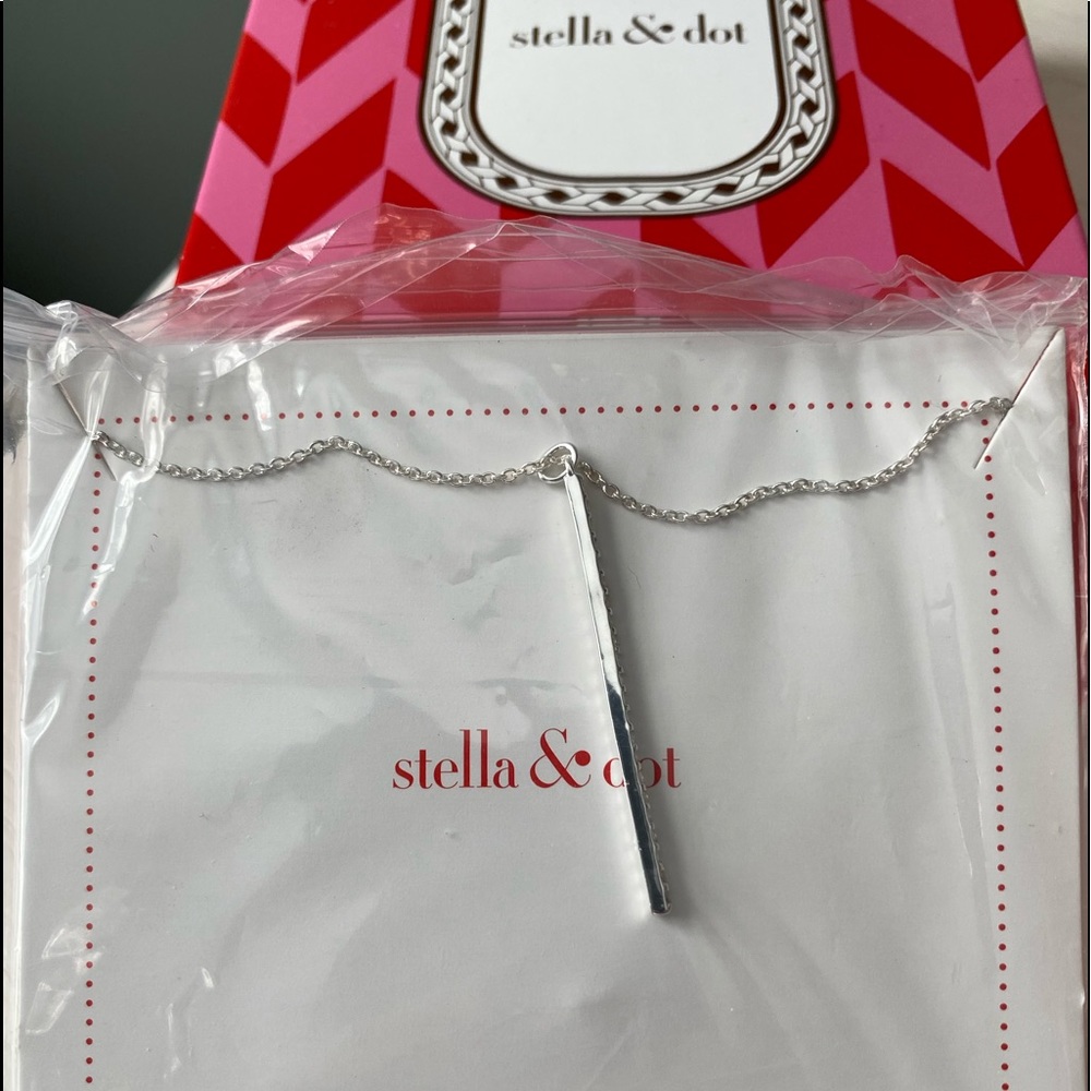 Stella & dot necklace and matching earrings
